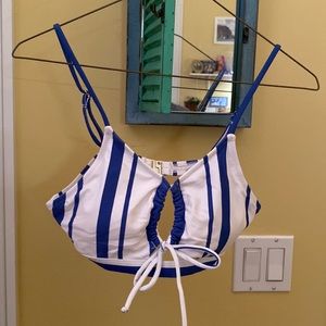 Cupshe keyhole top NWOT